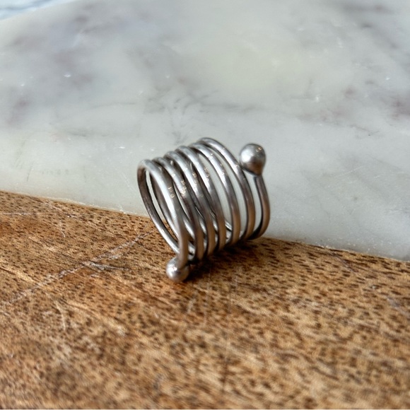 Modern silver ring - Picture 1 of 5